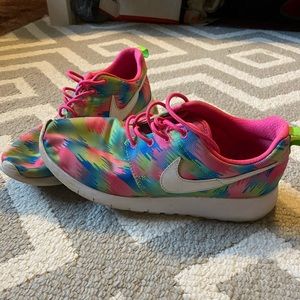 Lightly used Nike Roshes